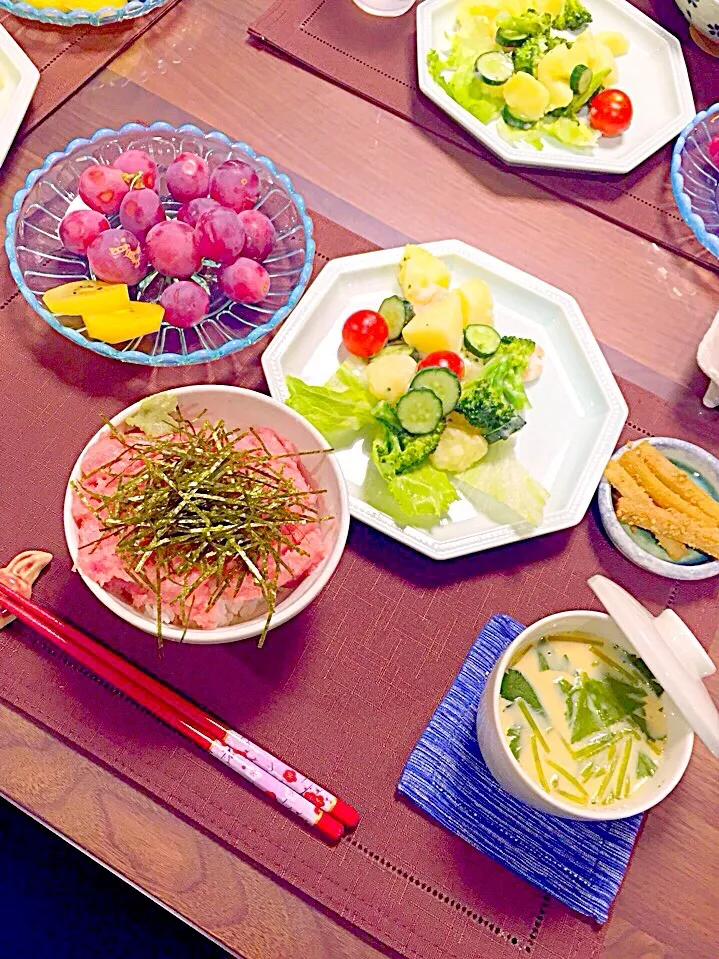 家族みんな大好きなネギトロ丼🍴|まりまりさん