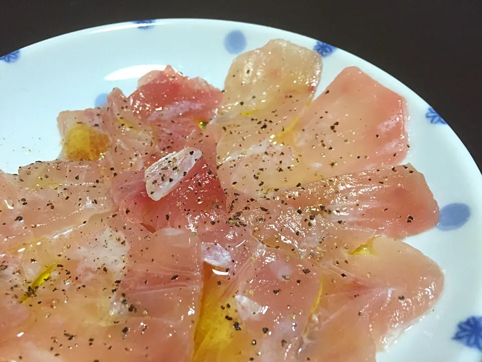 Snapdishの料理写真:ビンチョウマグロのカルパッチョ|わいわいさん