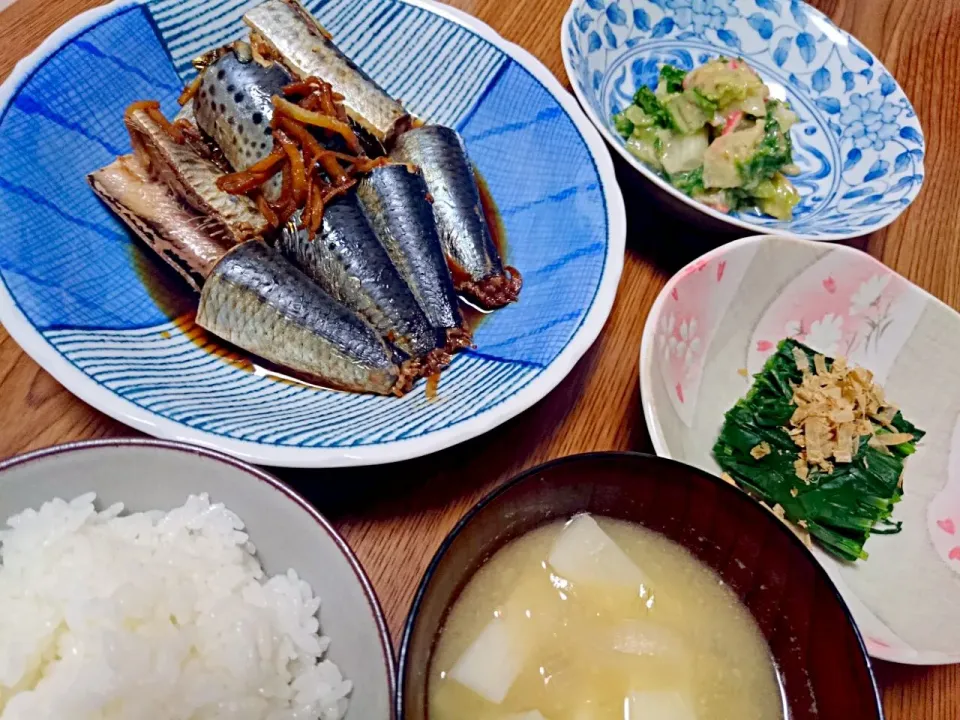 ・イワシの生姜煮
・サニーレタスの酢味噌和え
・ほうれん草のお浸し
・長芋と新玉ねぎの味噌汁|ようかんさん