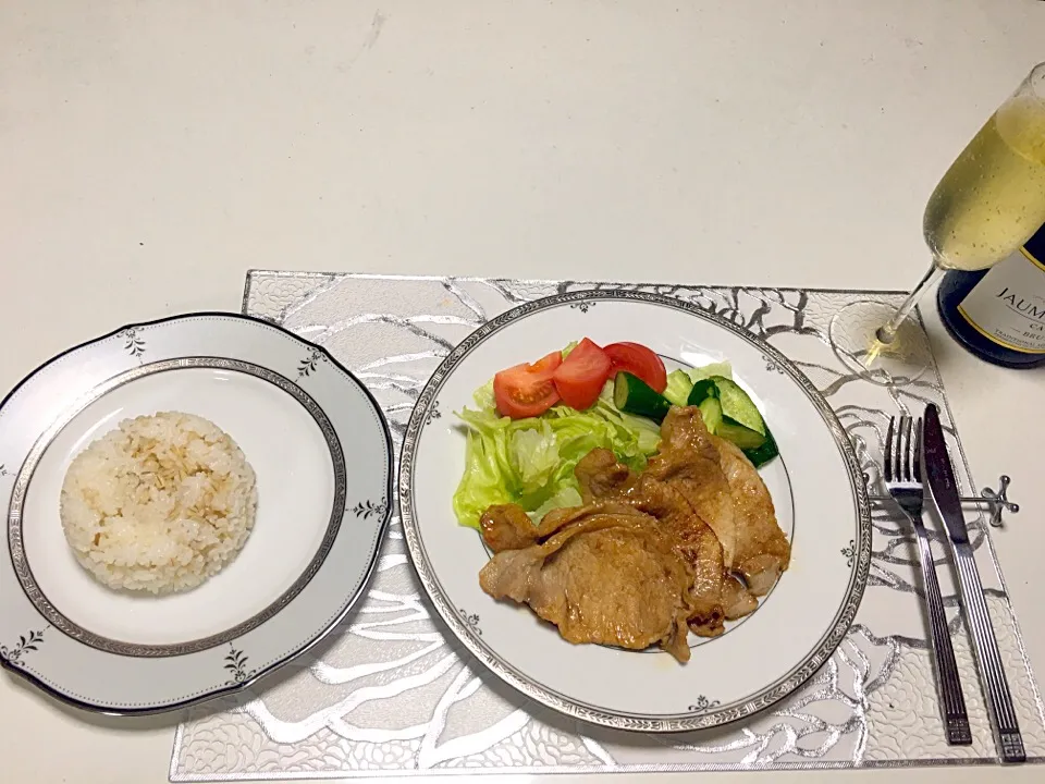 生姜焼き&麦ご飯、そしてスパークリング|めぐみさん