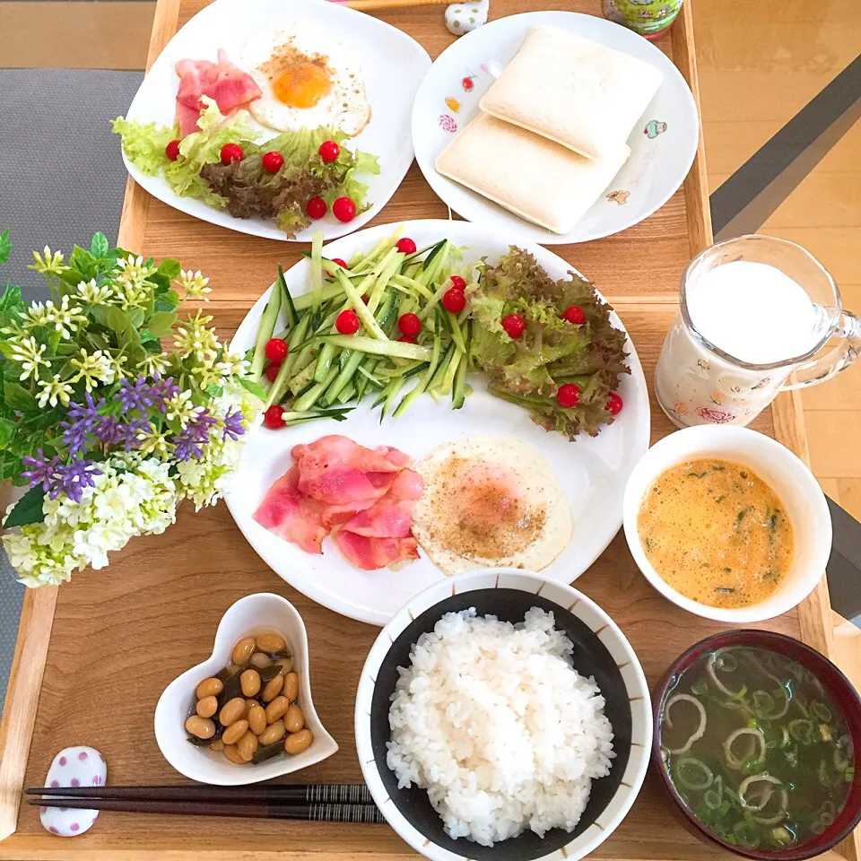 Snapdishの料理写真:5/20❤︎主人と娘の休日朝ごはん❤︎|Makinsさん