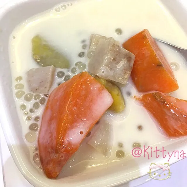 Nourish Soup Local Fusion 
Yam,sweet potato,sago tapioca ball & coconut milk😋|🎀Kittyna🌸さん