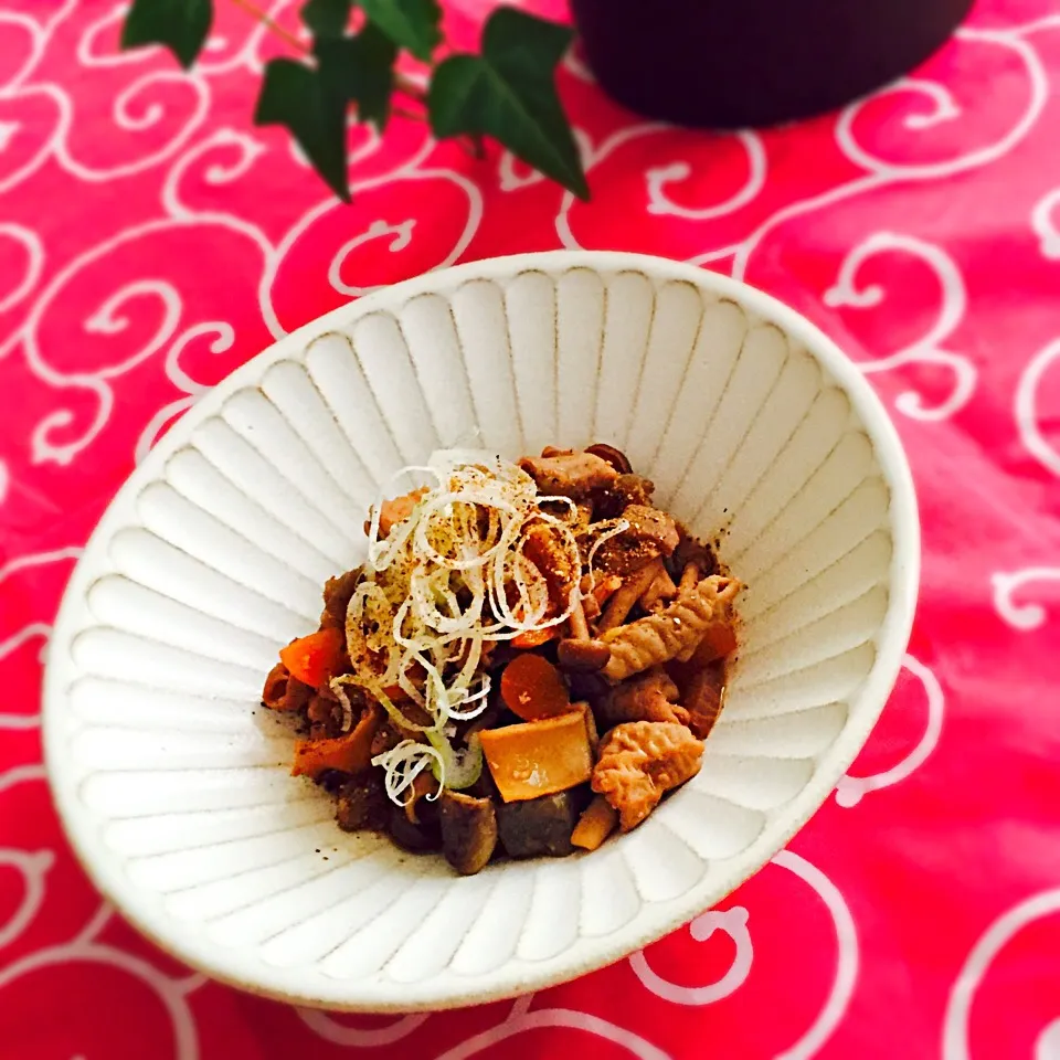 再度モツ煮込み。お豆腐の代わりにぶなしめじ🍄|きょーこさん