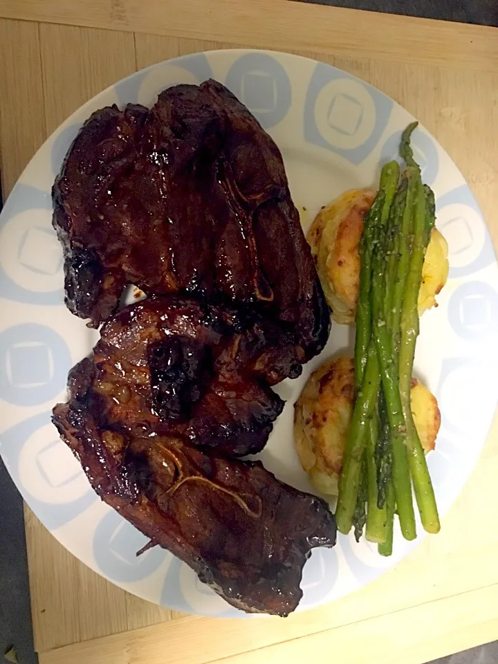 Honey soy lamb chop, potato gratin and asparagus|luさん