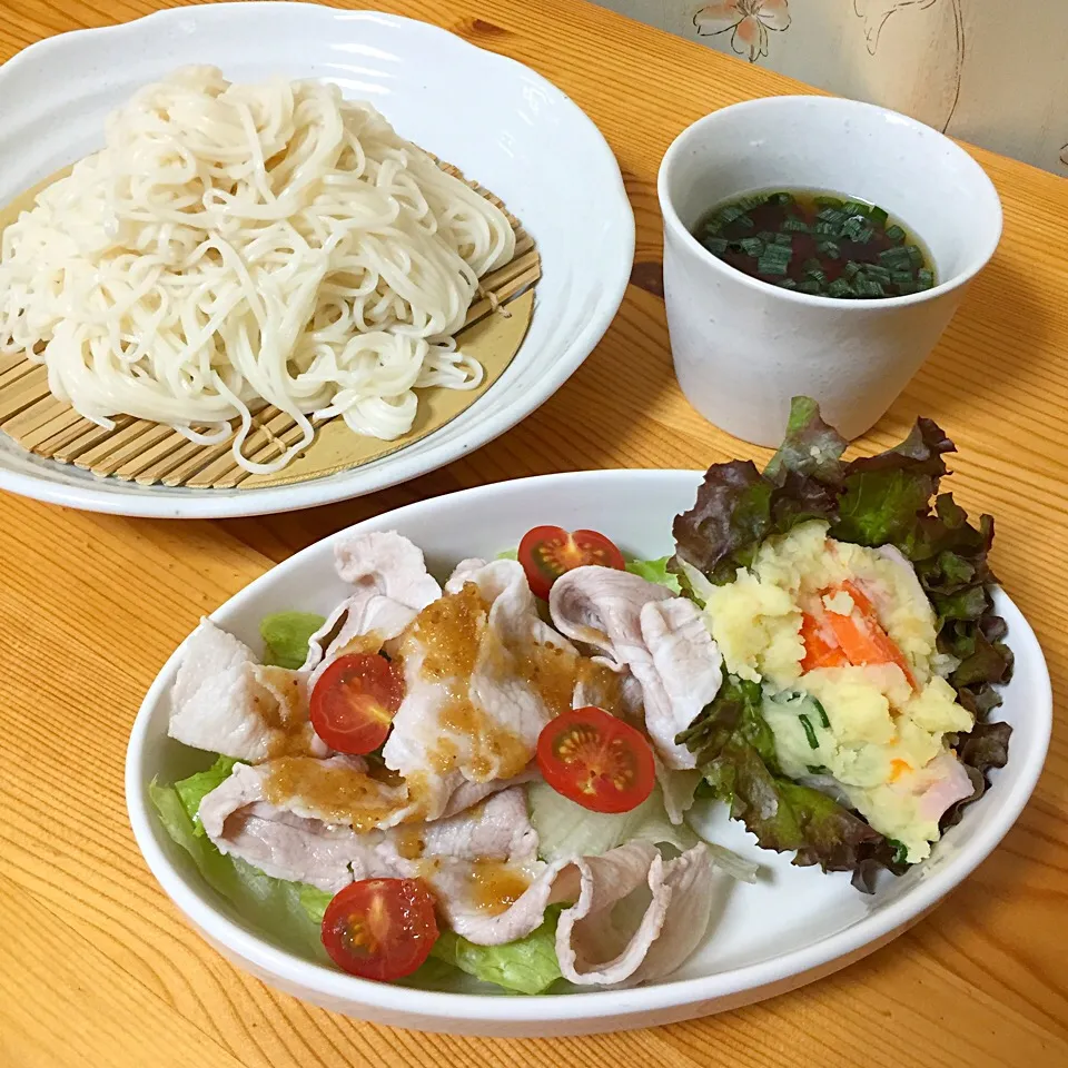 冷しゃぶサラダ&ポテトサラダ 冷麦 ごま油をめんつゆに☆|sayaさん