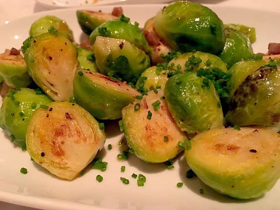 Glazed Brussels Sprouts with Chestnuts.|Agnes Chandraさん