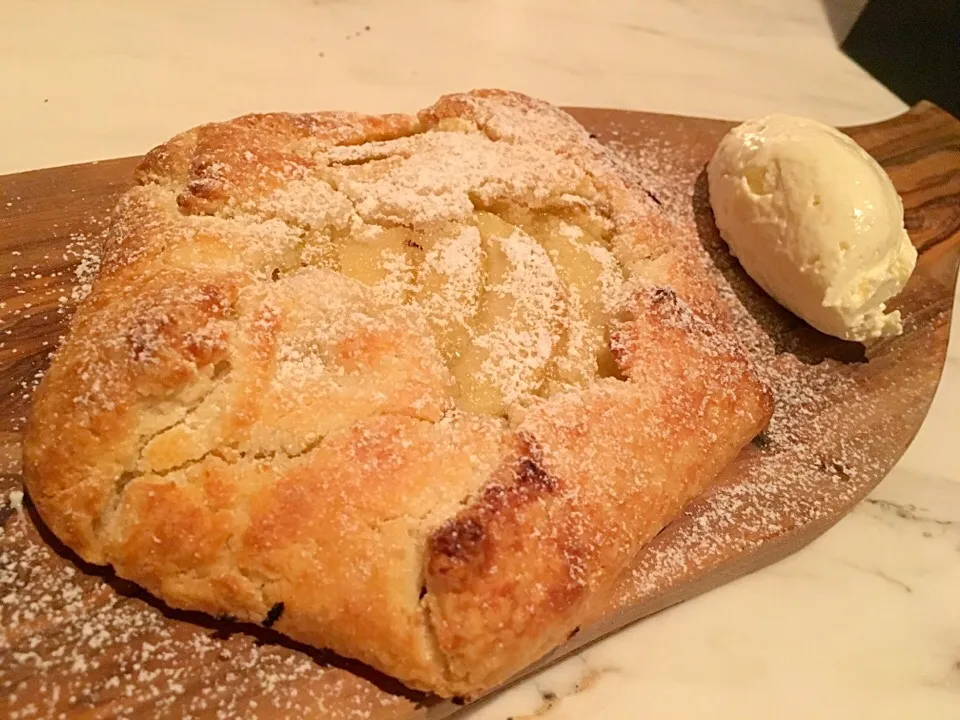 Apple Galette With Yuzu Chantilly Cream|Agnes Chandraさん