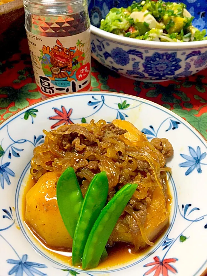 ✨肉じゃがと豆腐サラダ✨
「しまーぐわー」だって♪
    泡盛カップw✨────♪|七味さん