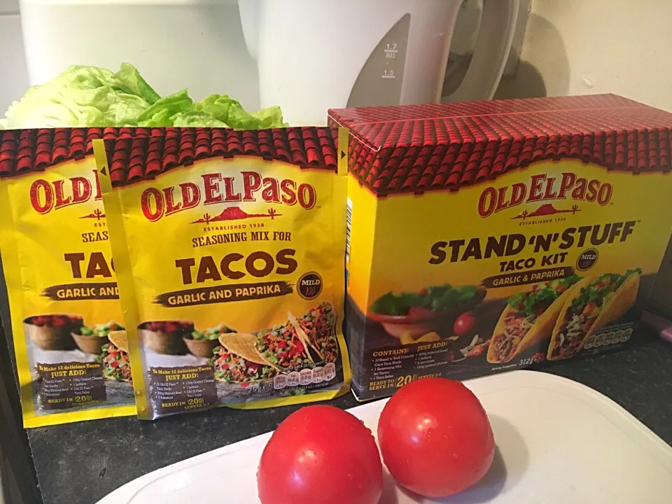 Snapdishの料理写真:Making Taco🌮|Erdenさん