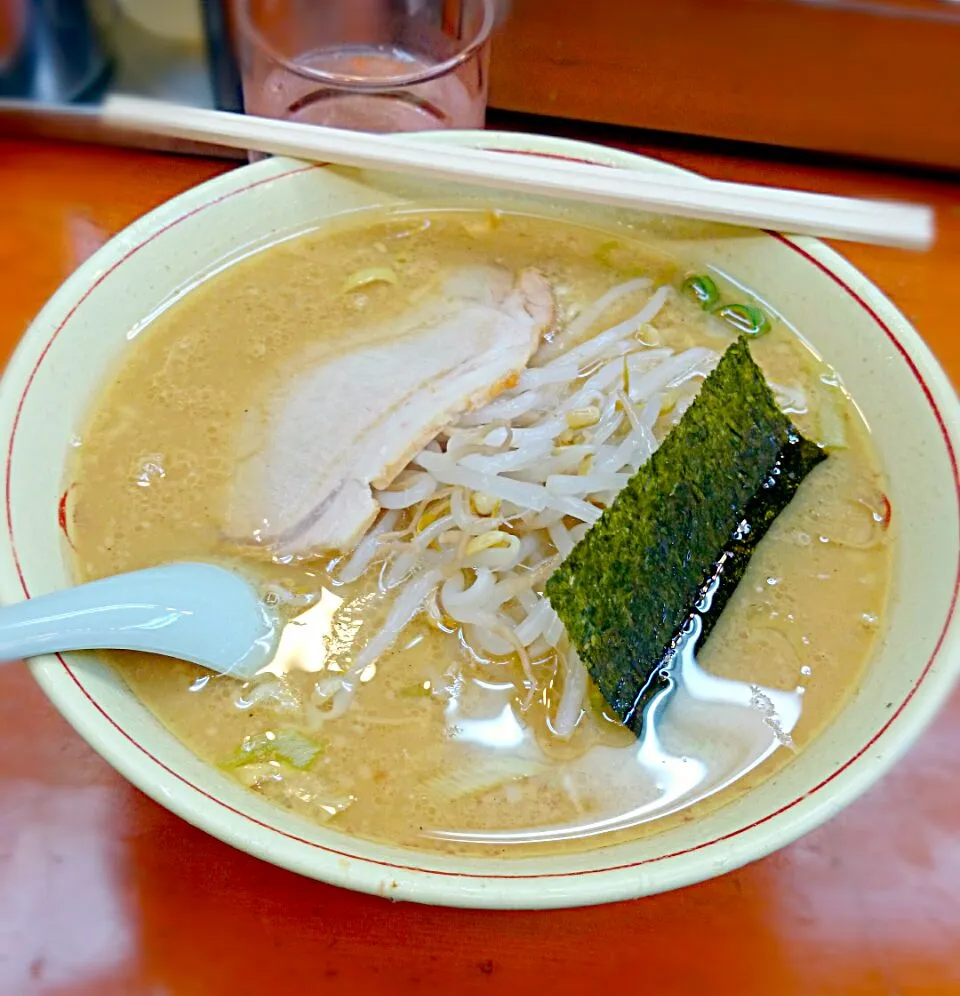 Snapdishの料理写真:オフ会後の〆ラーメン🍜

@大塚・ホープ軒|りくれんさん