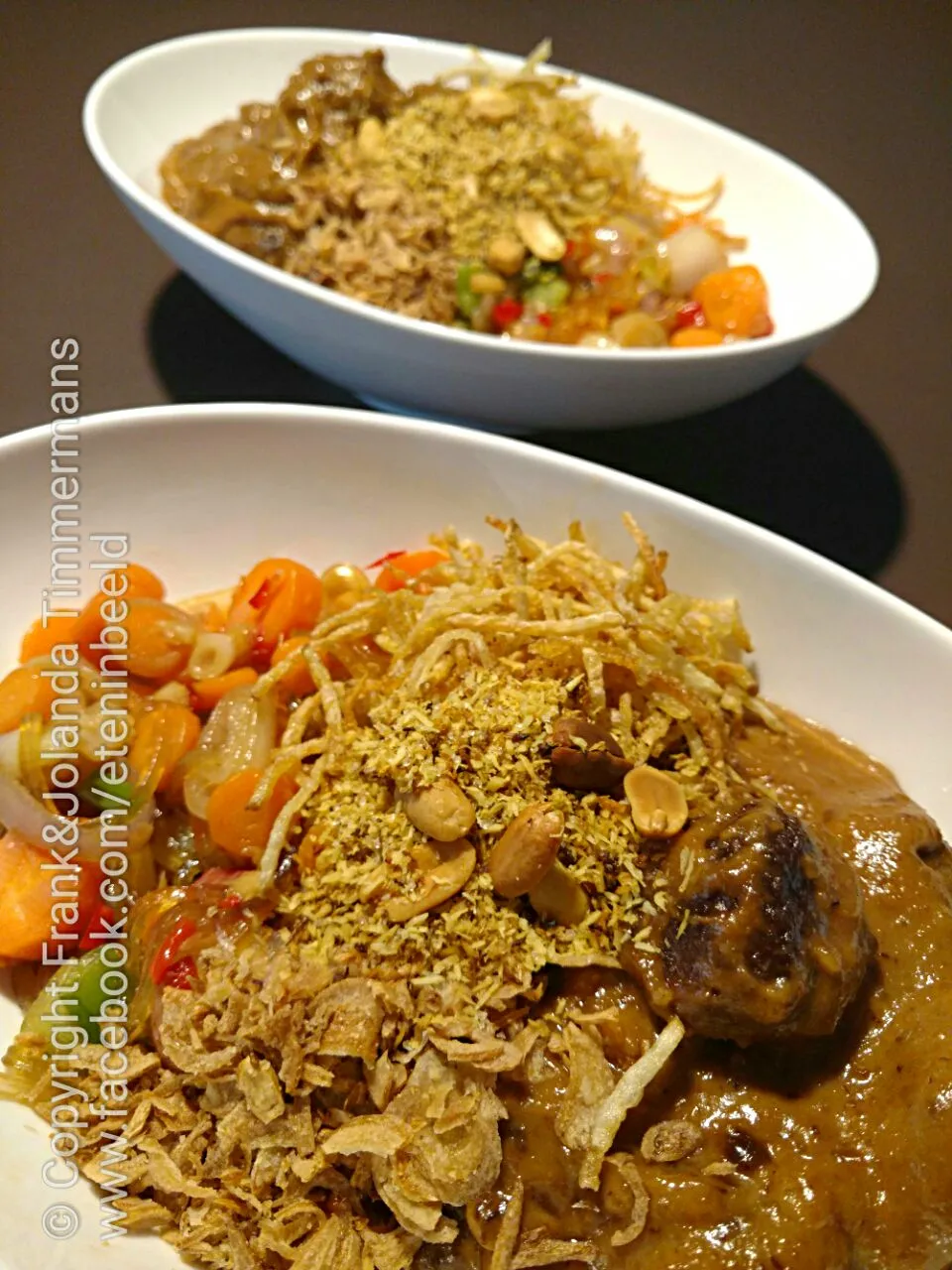 Snapdishの料理写真:Noodle stirfry, meatballs and sateh sauce|Frank&Jolanda - Eteninbeeldさん