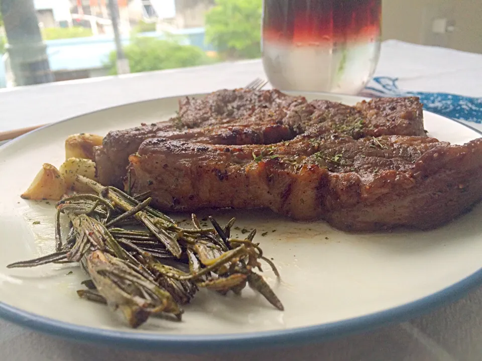 Lamb Chops with Garlic and Rosemary|せるさん