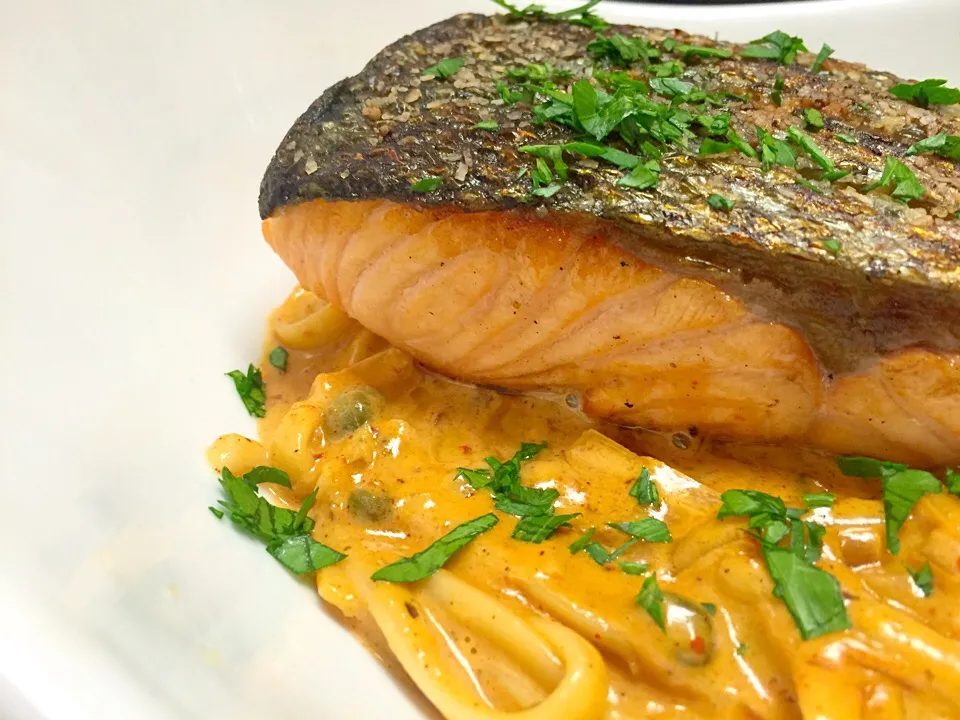 Atlantic salmon w/ blackened chipotle linguine.|Humberto f. gonzalezさん