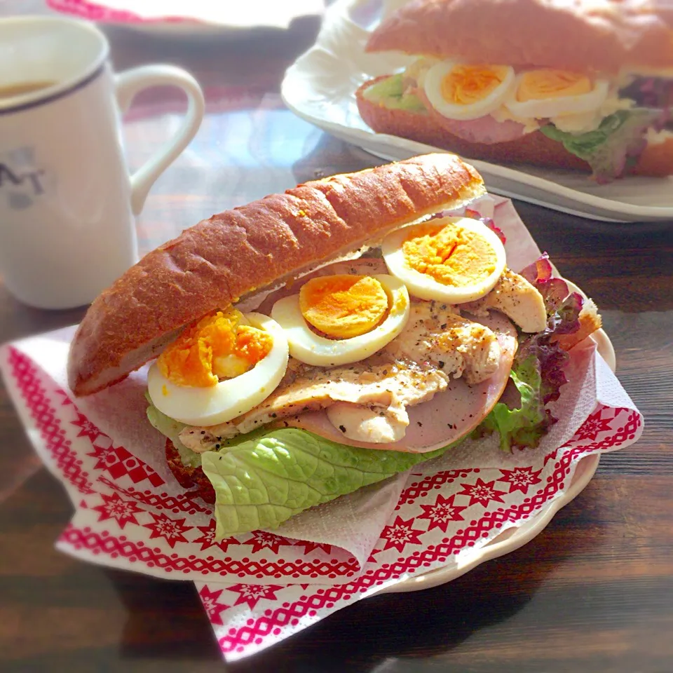 バケットサンドイッチ🎶 朝ごはん&自分弁当😋😋😋|いしくん。（たまご王子🥚🐣🐥🐔）さん