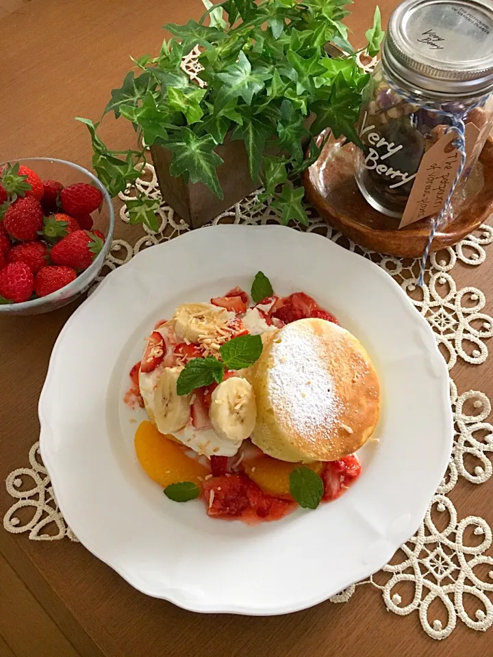 休日の朝食🍽
セリアの『厚焼きホットケーキ型』買ってみました❣️ 
簡単に厚焼きできた〜(^з^)-☆|emisanさん