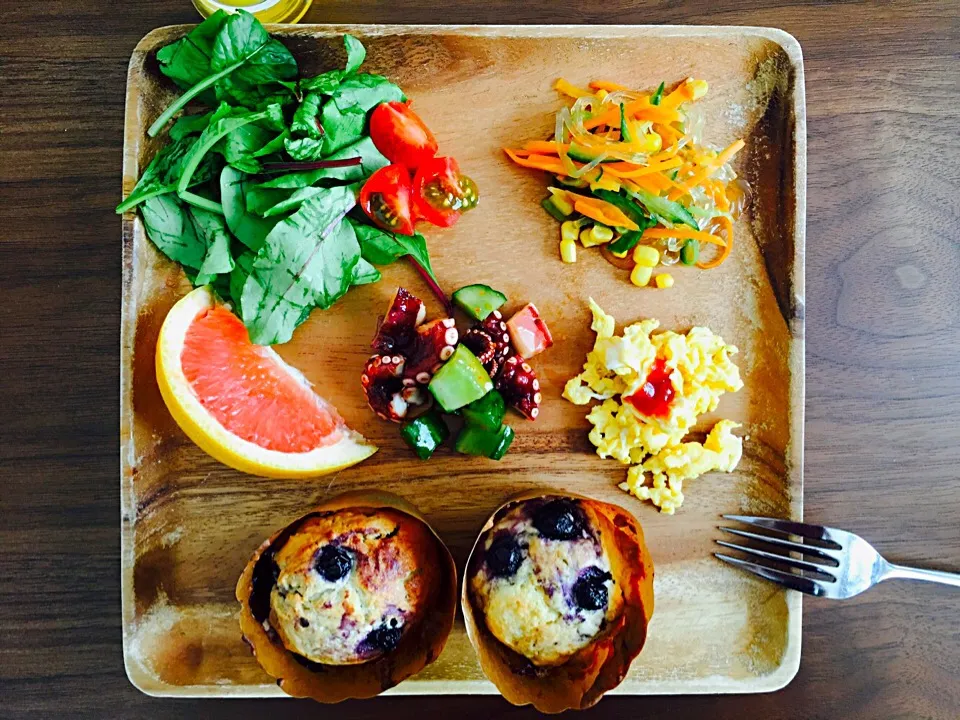 breakfast☀︎
blueberry muffin
scrambled eggs
vegetable salad
Chinese salad
grapefruit

recipe🍴
<blueberrymuffin>(5)|まーゆさん