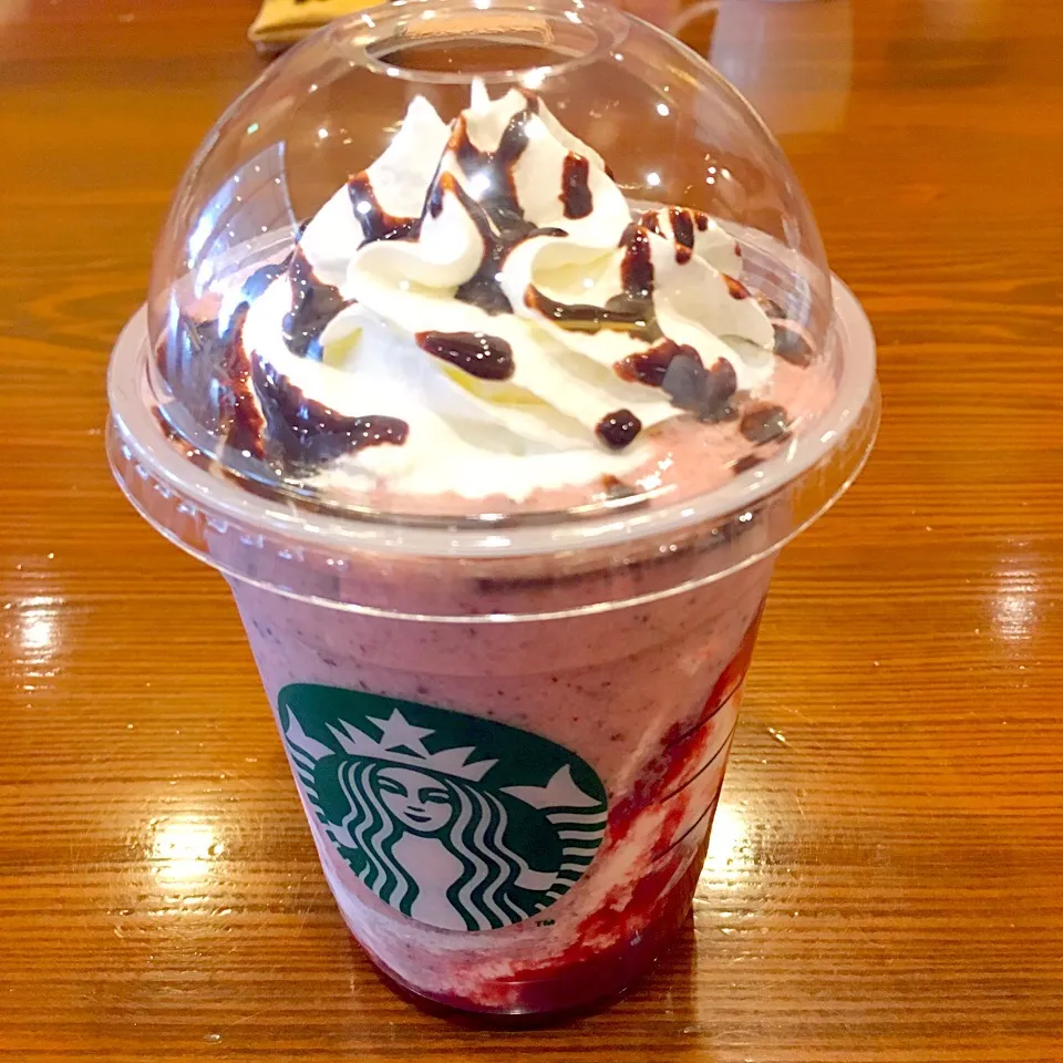 Snapdishの料理写真:アポロ フラペチーノ〜🍓✨|Seikoさん