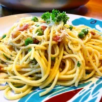 Snapdishの料理写真:Cheesy, eggy Spaghetti Carbonara with bacon 😋|SweeTeaさん