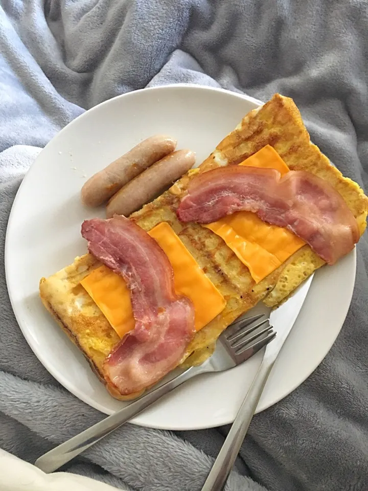 Snapdishの料理写真:Sunday breakfast in bed🍴|Erdenさん