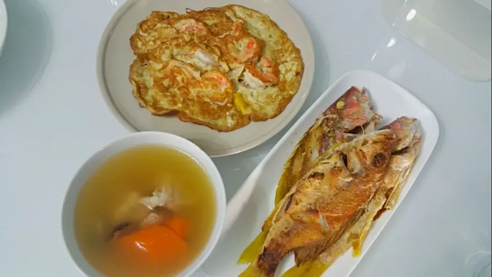 Pork Ribs Carrot Soup Fried fish & Prawn Omelette|🌷lynnlicious🌷さん