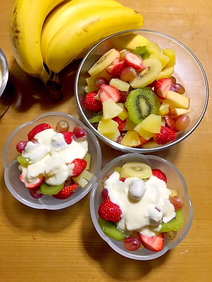 Fresh fruit salad 🍎🍓🍇🍍🍌 #creamandyogurtdressing|Melba Teresa J. Faustino-Villanuevaさん