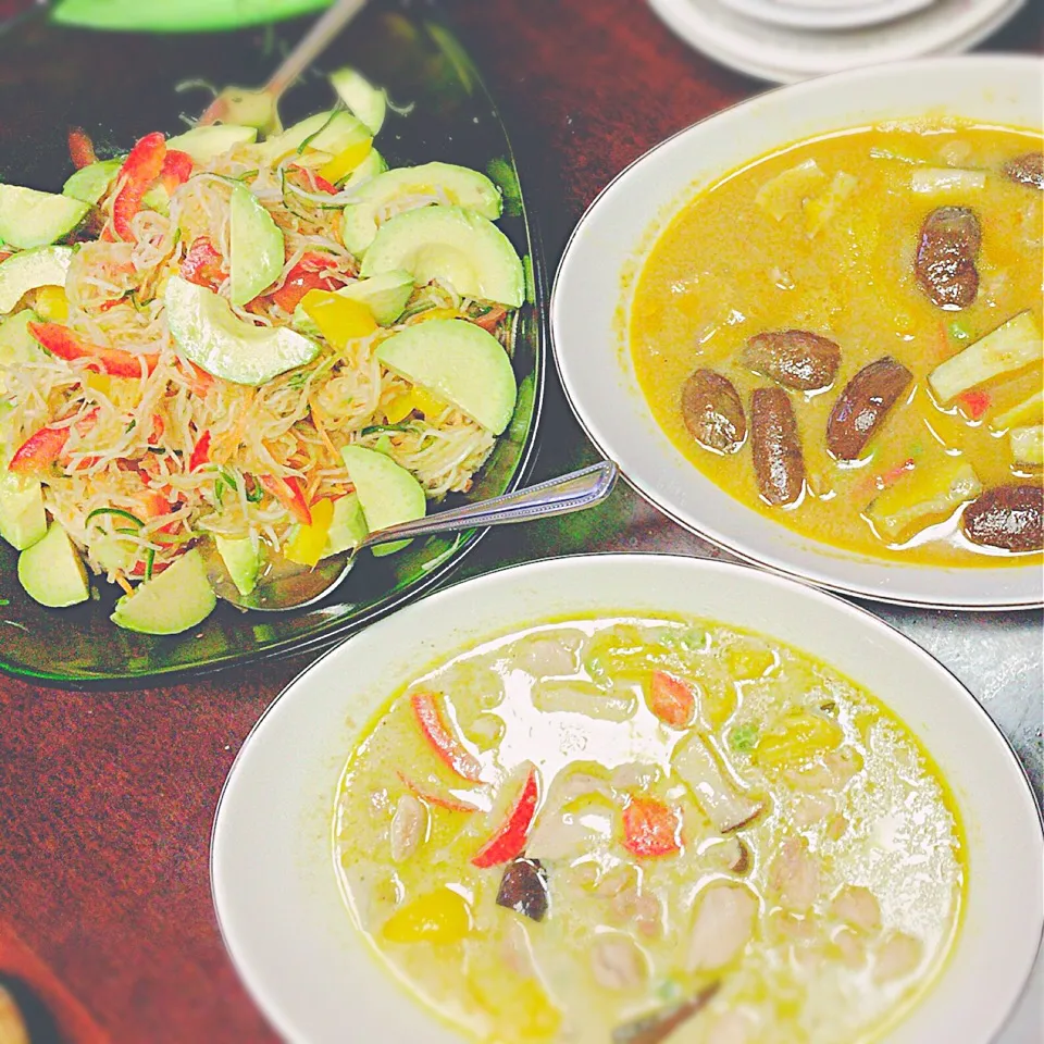 Green curry and somtam (Thailand foods)|Moe Shimadaさん