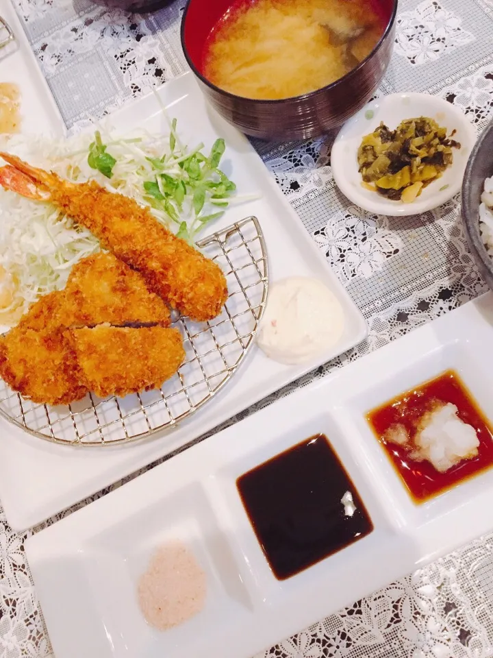 エビ・ヒレカツ定食🍤|akiさん