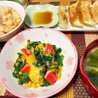 Snapdishの料理写真:♡旦那様の夜ご飯〜ニラ玉、餃子、お味噌汁、炊き込み御飯〜♡