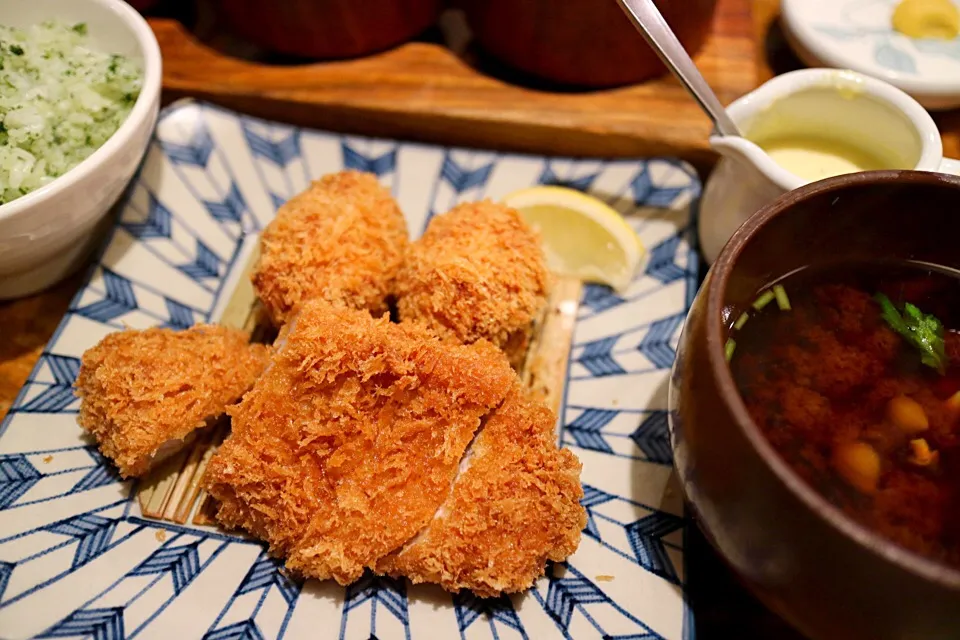 自家製あさりクリームコロッケ盛合せ定食|マハロ菊池さん