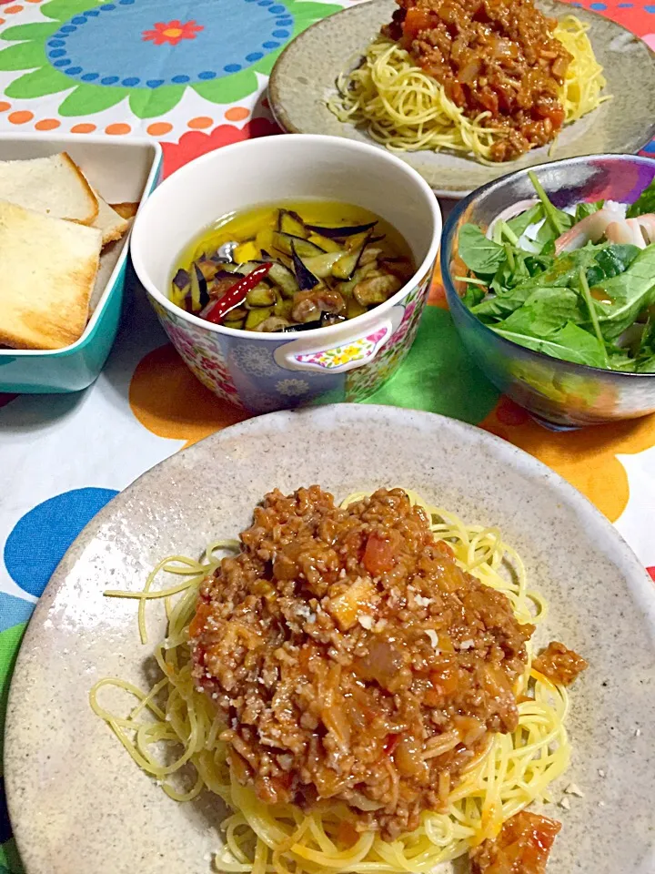 お昼ご飯♡ミートソースとなすのアヒージョとカニカマサラダ(๑′ᴗ‵๑)Ｉ Lᵒᵛᵉᵧₒᵤ|さくたえさん