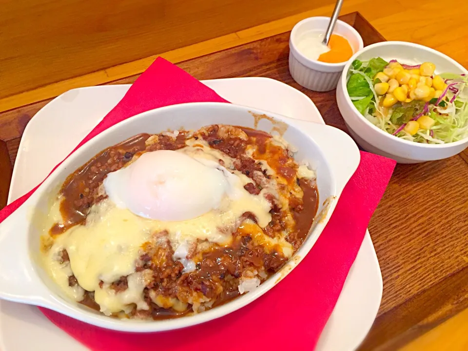 CafeTORIGOYA☆今週のランチ  温玉トッピング焼きチーズカレー&コーンサラダ&ヨーグルト|パパパパパさん