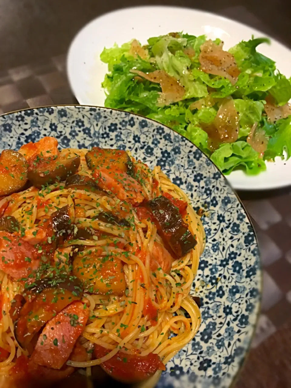 ナスとベーコンのトマトソースパスタ
鶏肉の生ハムサラダ|miiiーna"さん