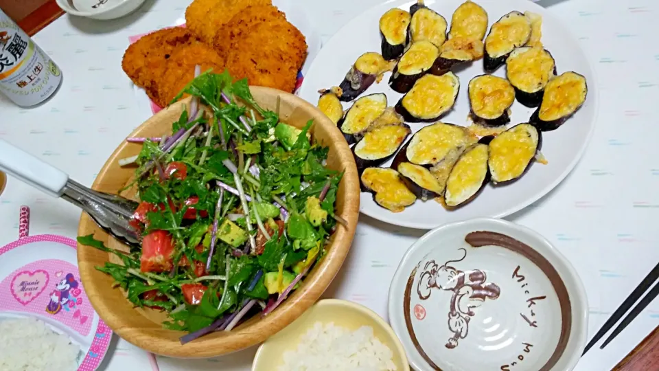 コロッケ☆サラダ☆茄子のチーズ焼き
ご飯炊くときに少しえきしお入れたら美味しかった＼(^^)／|みぽりんさん