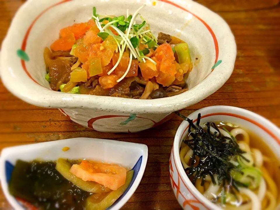 トマト丼とおうどん|チカさん