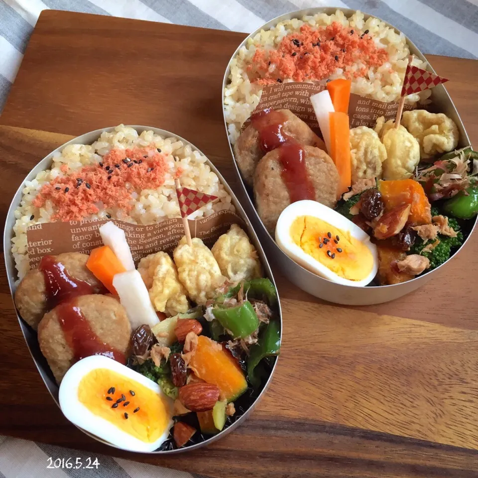 Snapdishの料理写真:ハンバーグ・帆立の天ぷらで夫婦弁当( ˆỏˆ )|さと⋆さん