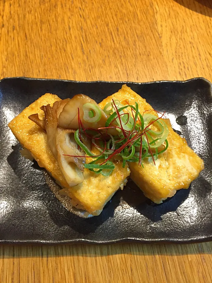 豆腐がご馳走♡めんつゆバターdeお豆腐ステーキ♡|まつださんさん