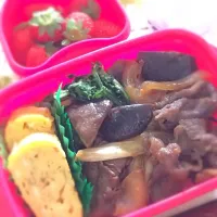 今日はスキヤキ弁当⭕️食後に🍓|Kazuさん