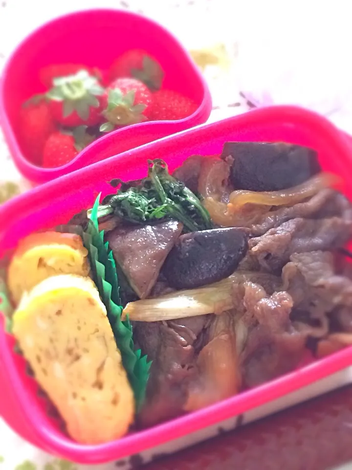 今日はスキヤキ弁当⭕️食後に🍓|Kazuさん