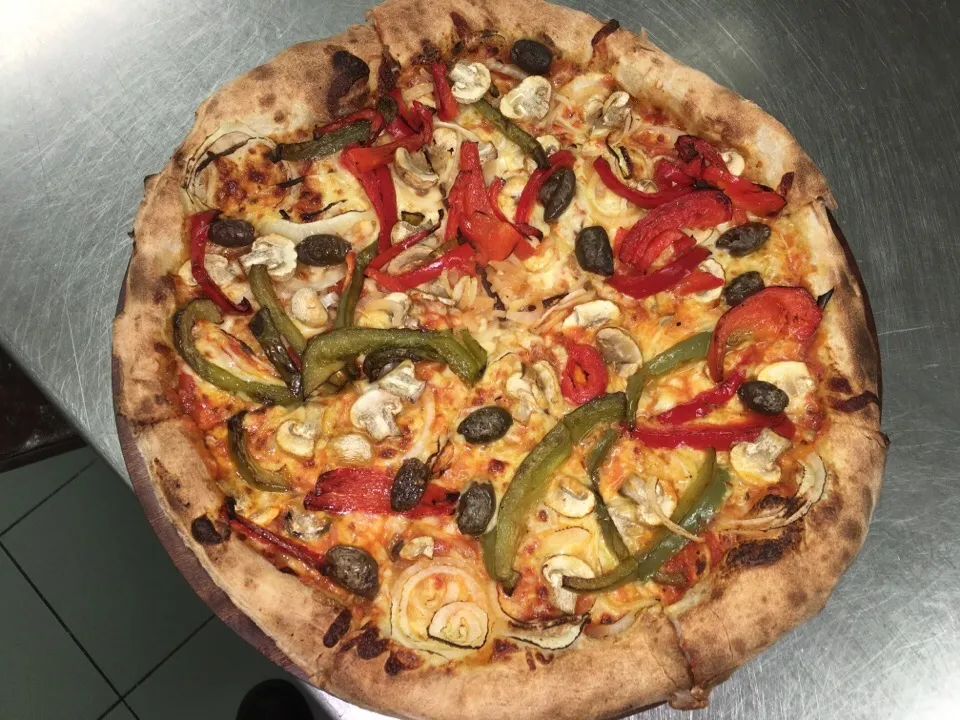 Pizza lovers😍😍😍
Mexicana pizza 
#Pepperoni 
#Capsicum 
#Onions 
#Chillies 
#Olives
#Fresh_healthy|Sagar Pokharelさん