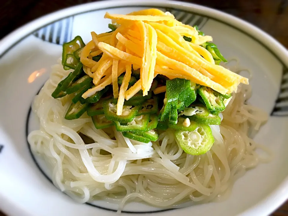 昼です麺です
   冷しネバネバぶっかけ素麺|muutさん