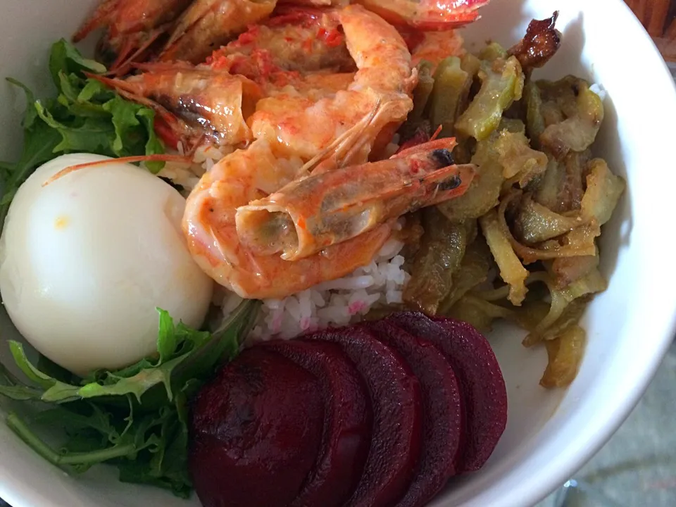 Snapdishの料理写真:Baby kale, onsen egg, prawn curry, bittergourd in yuzu miso and beet rice bowl|Ong Sor Fernさん