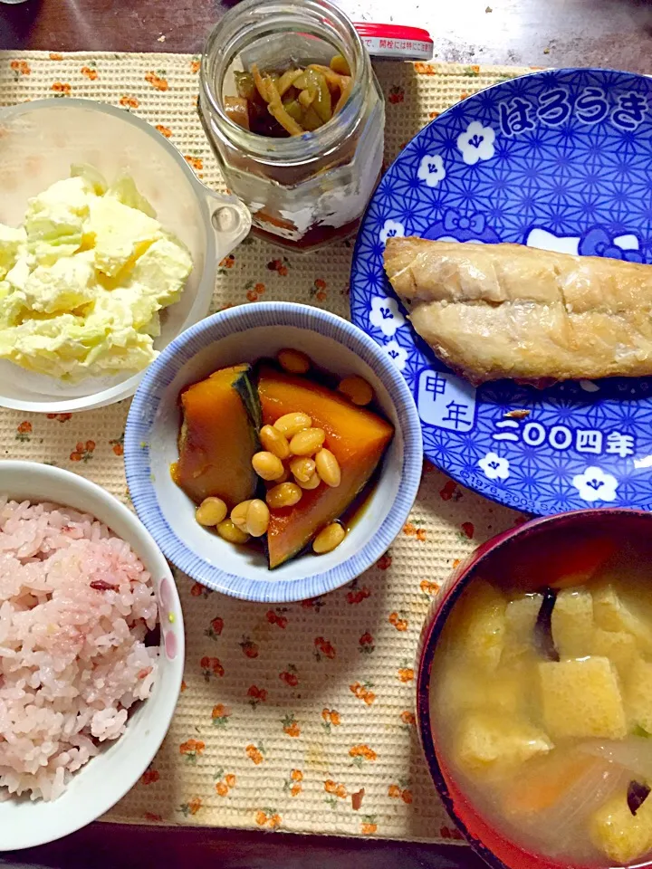 鯵の干物焼き 南瓜と大豆の煮物 ポテトキャベツサラダ 味噌汁|掛谷節子さん