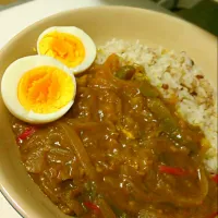 ルーを使わず作ったカレー♪
カレー粉+適当にガラムマサラとクミン♪|みゆきさん