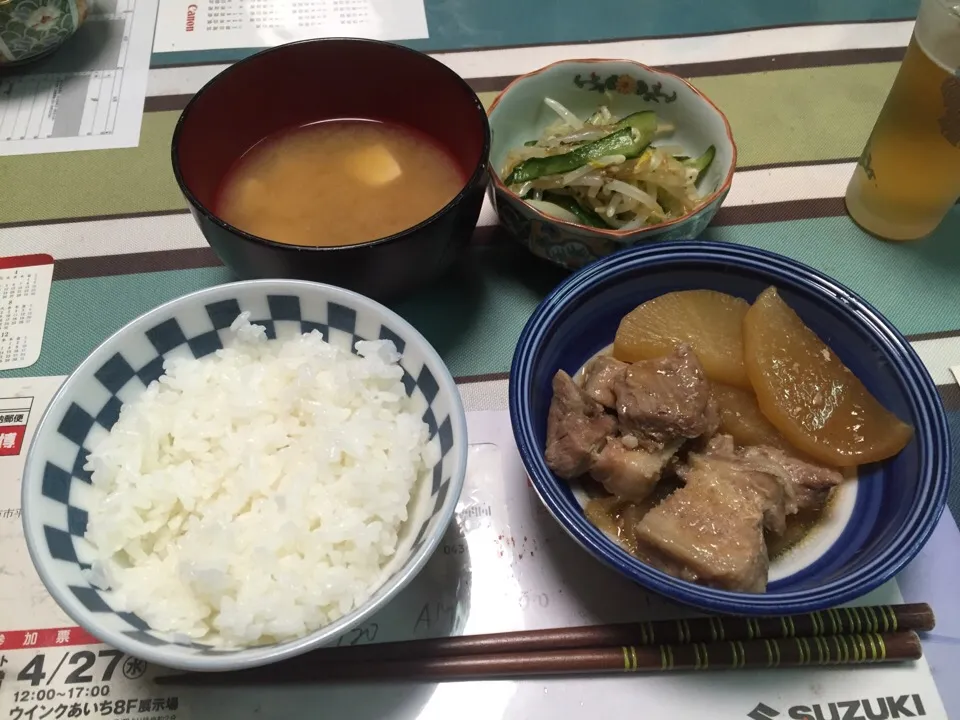 豚の角煮、きゅうりともやしの梅あえ、里芋の味噌汁|くも ひばりんさん