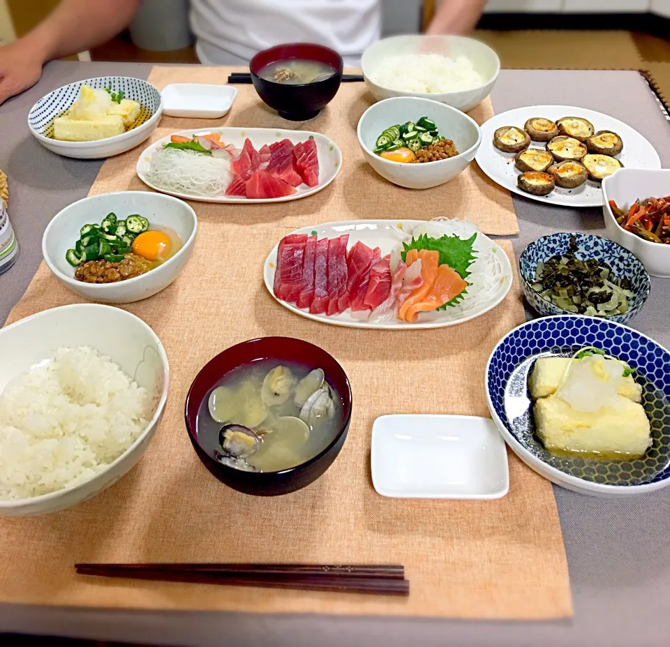 お刺身
納豆オクラ
きんぴらごぼう
揚げ出し豆腐
しいたけのチーズ焼き
あさりのお味噌汁|チャンプさん