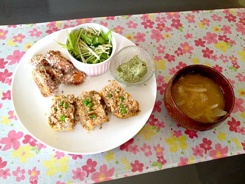 ベジ料理♡高野ローフ〜大根の葉のジェノベーゼ風添えご飯|みよさん