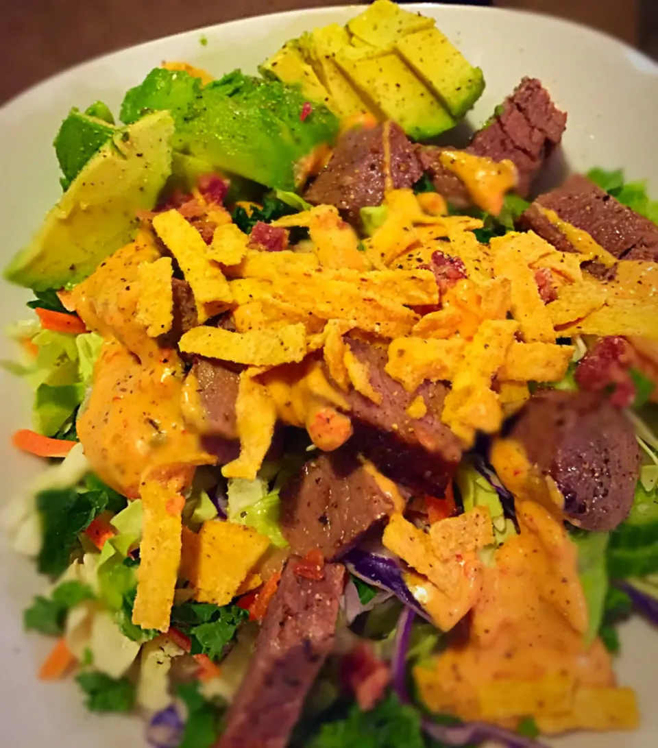 Grilled venison loin,  southwestern salad with chipotle ranch & avocados.|Liesel Ryanさん