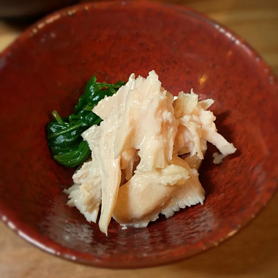 鶏胸肉の酒蒸し ベランダほうれん草添え💕|ももさん