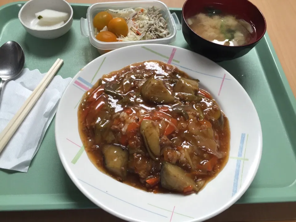 Snapdishの料理写真:五目麻婆丼|おっちさん