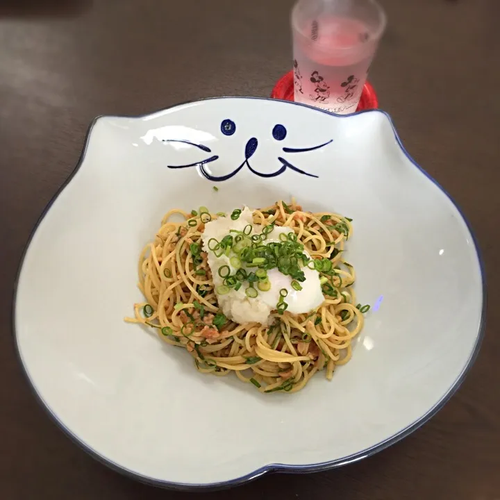 平日の1人ランチは…
納豆梅しそパスタ✨|NanaMOさん